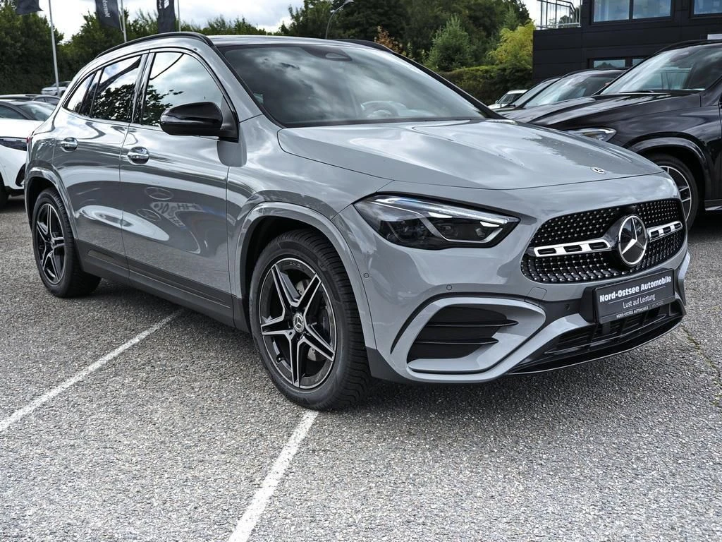 Mercedes-Benz-GLA 200 d-image-4