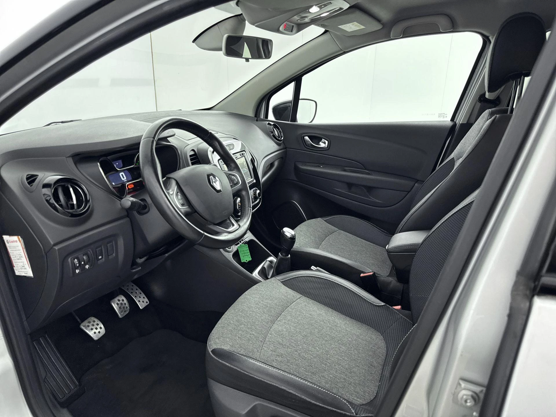 Renault-Captur-image-16