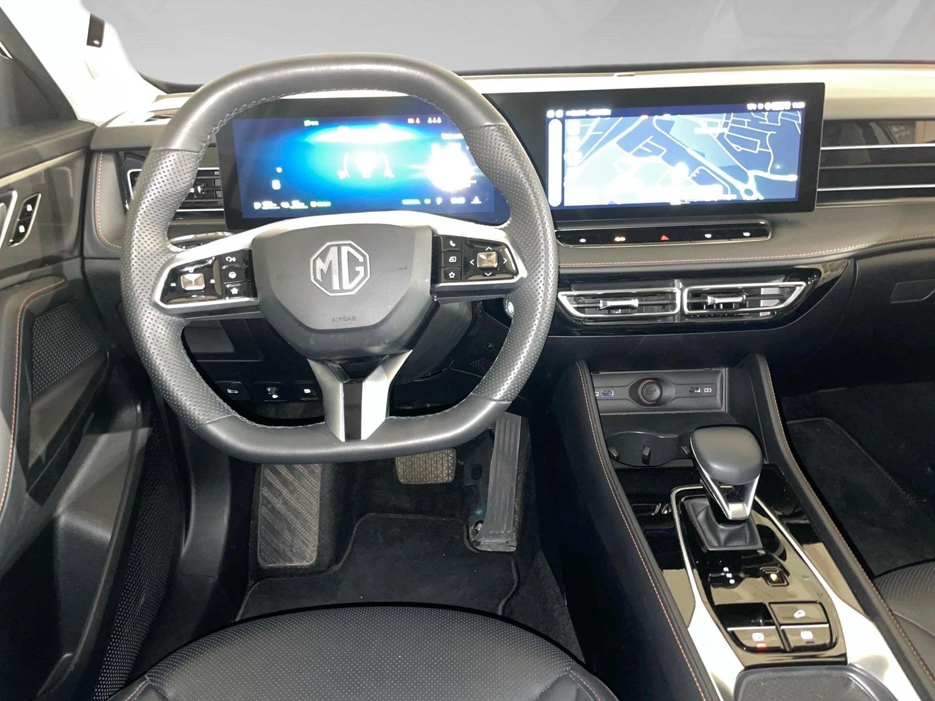 MG HS 1.5T Luxury Plug-In