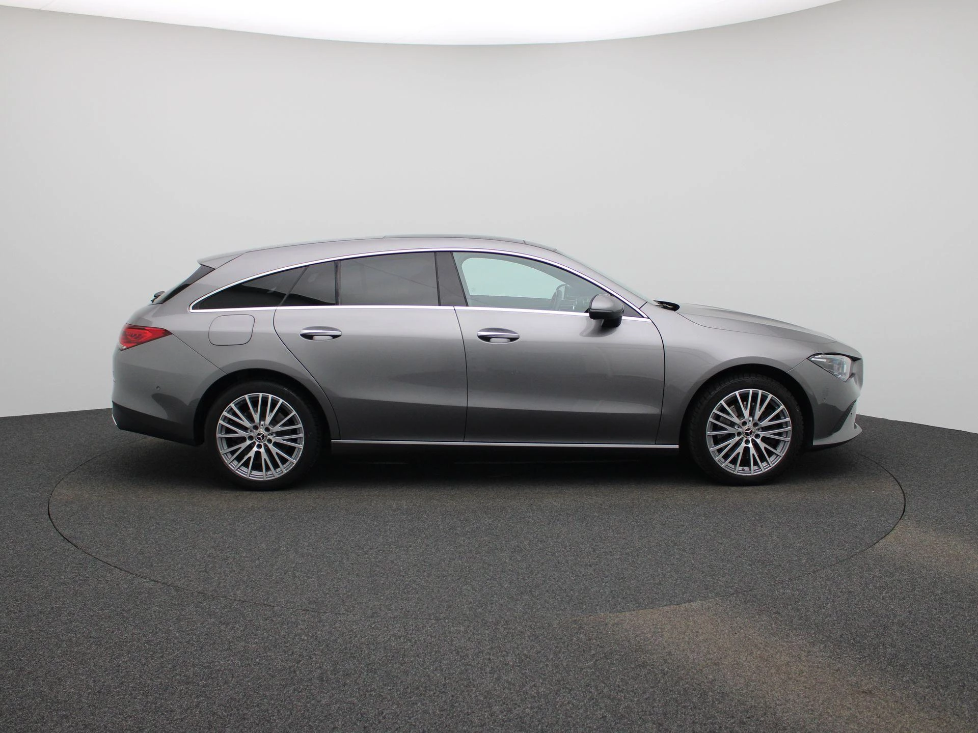 Mercedes-Benz-CLA-image-7