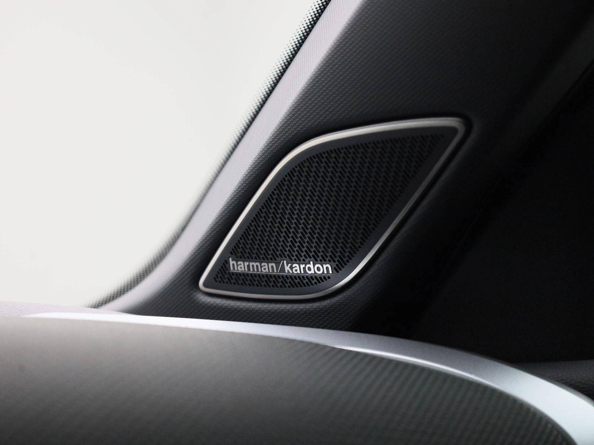 Volkswagen-T-Roc-image-26