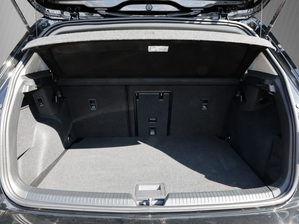 Volkswagen-Golf-image-5