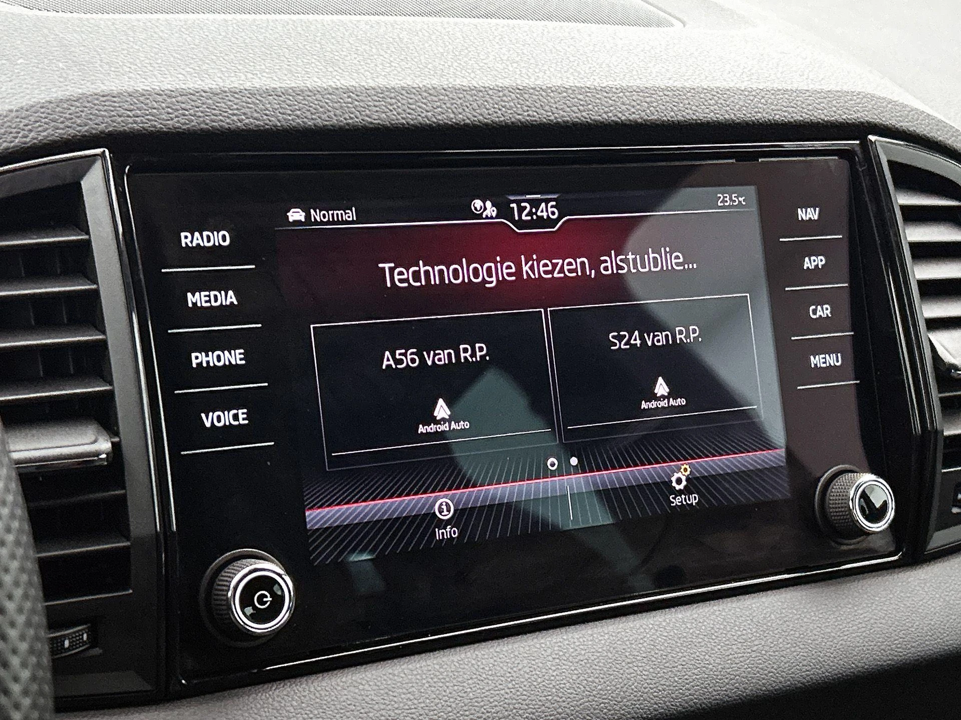 Škoda Karoq 1.5 TSI ACT Sportline Business