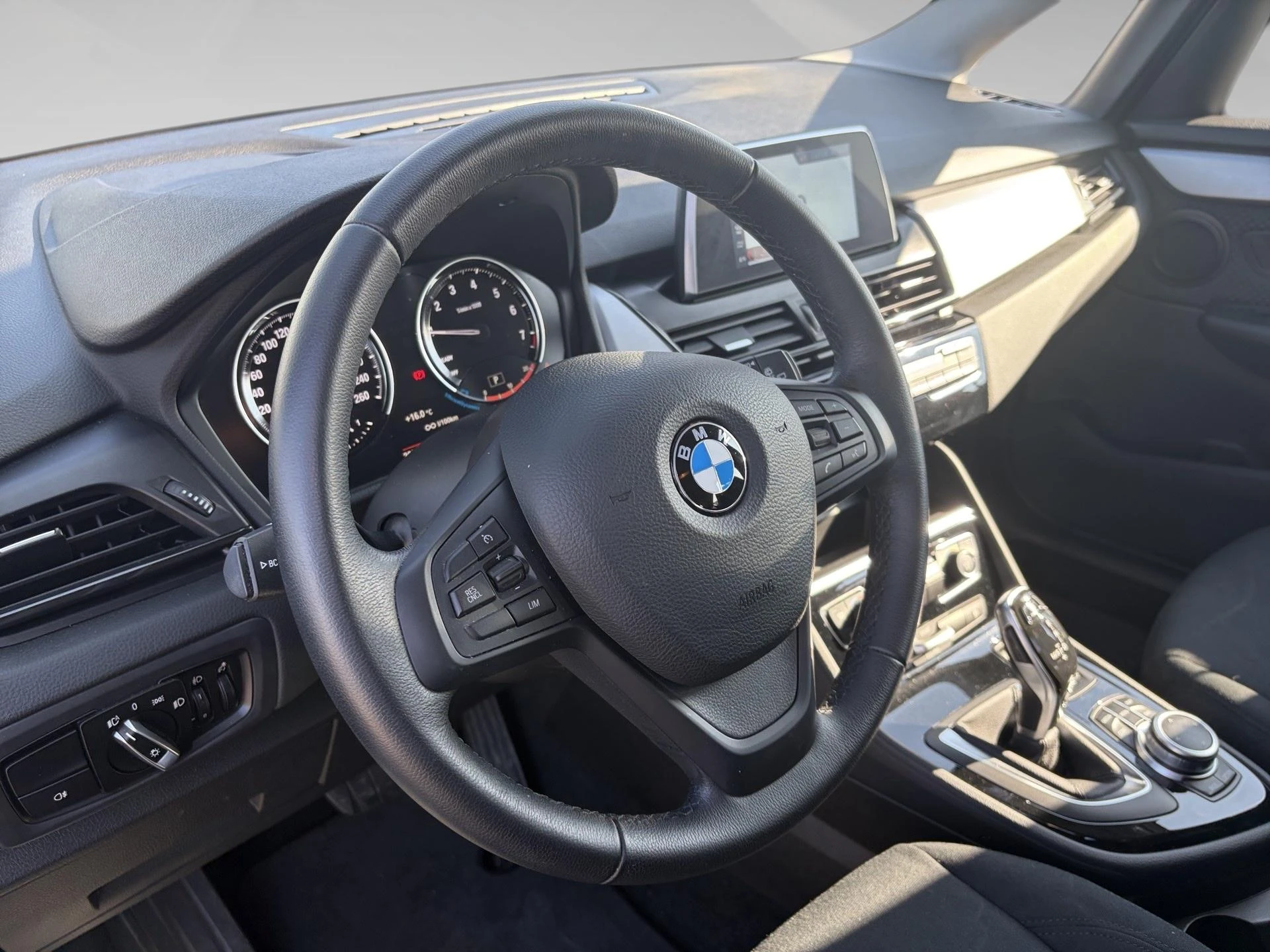 BMW-Série 2-image-6