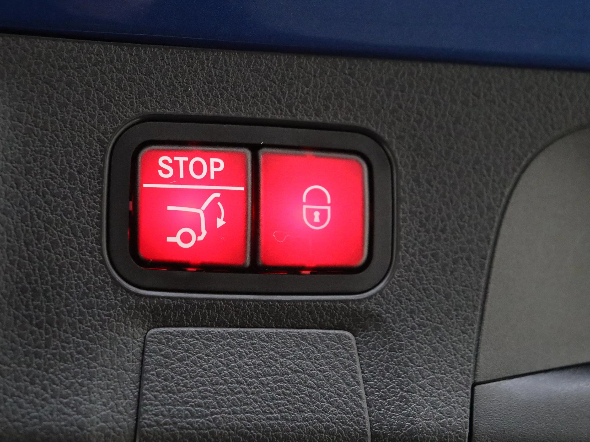 Mercedes-Benz-CLA-image-35