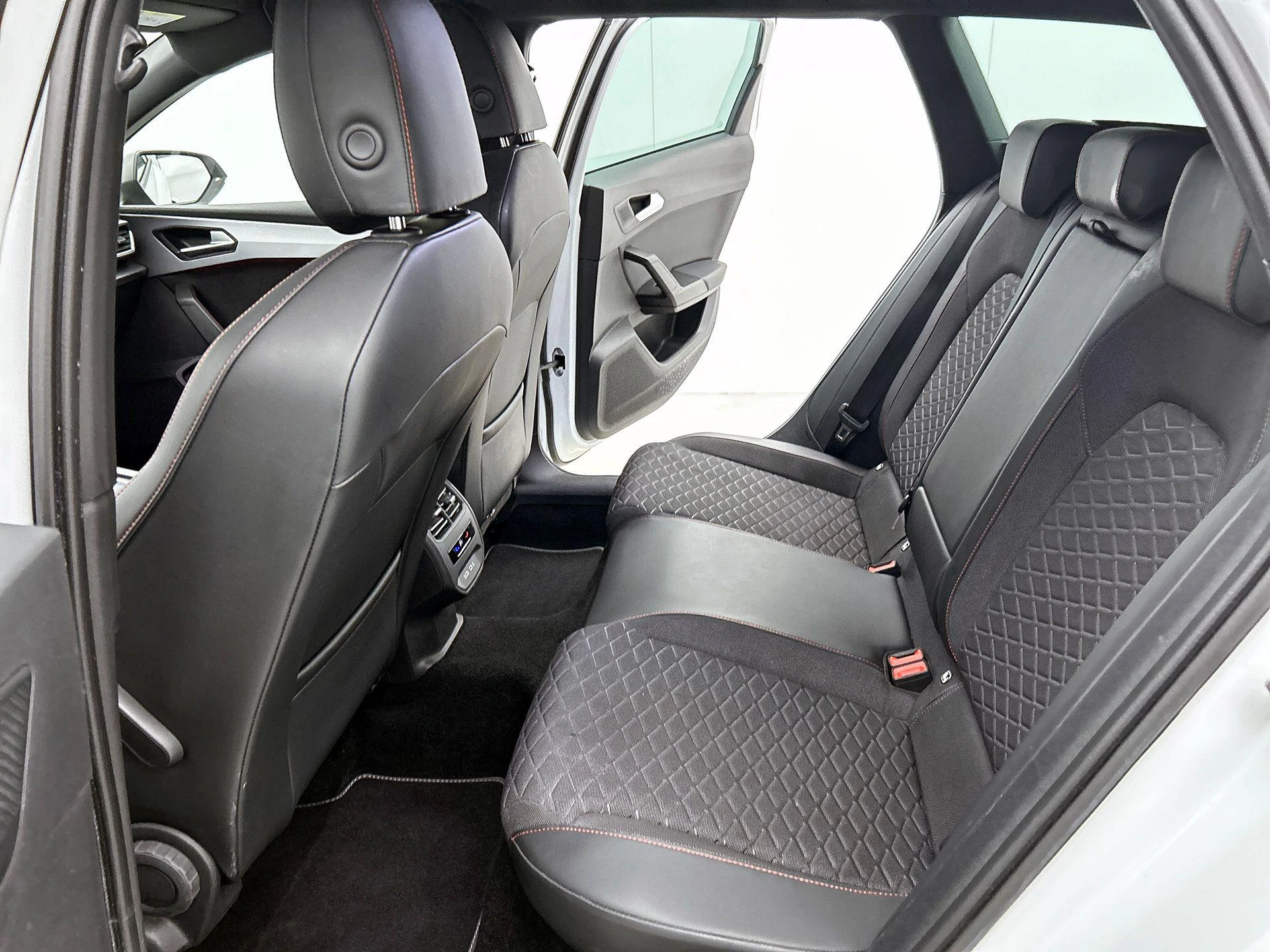 SEAT-Leon-image-26