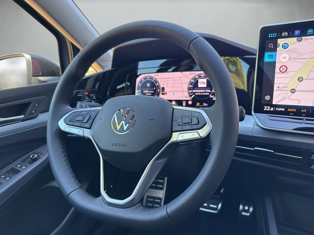 Volkswagen-Golf-image-6