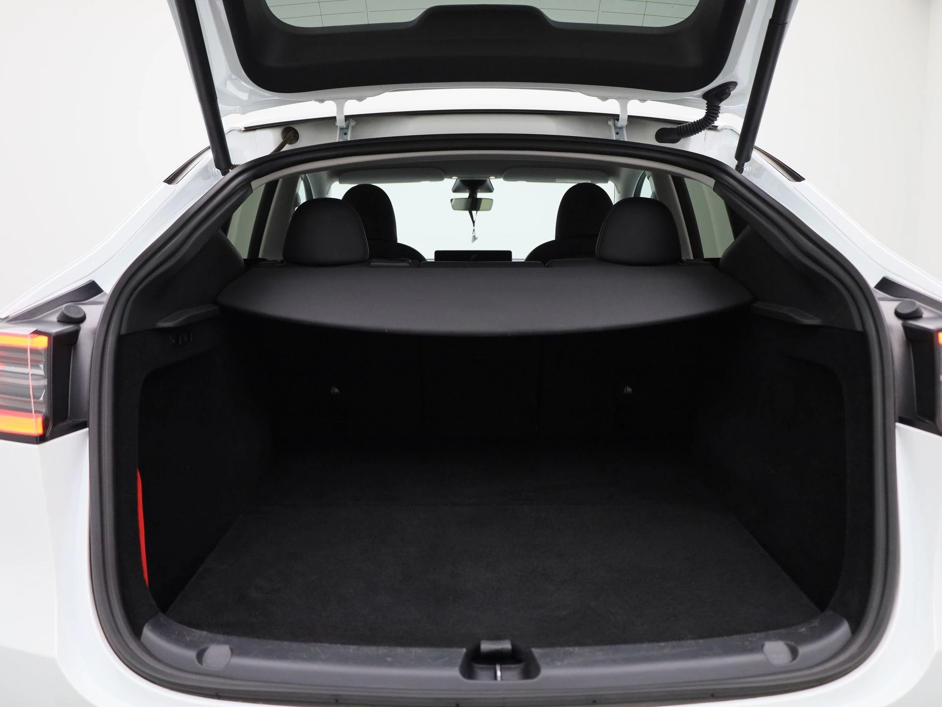 Tesla Model Y Long Range Dual Motor AWD