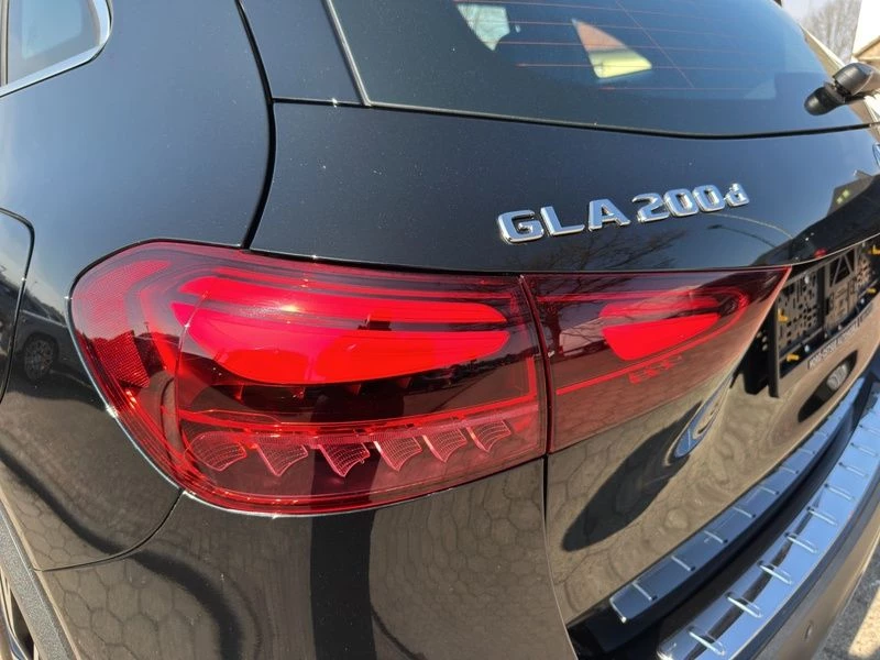 Mercedes-Benz GLA 200 d PROGRESSIVE AHK DISTRONIC MBUX KLIMA ProgressiveC118 GLA 200 d PROGRESSIVE AHK DISTRONIC MBUX KLIMA Progressive
