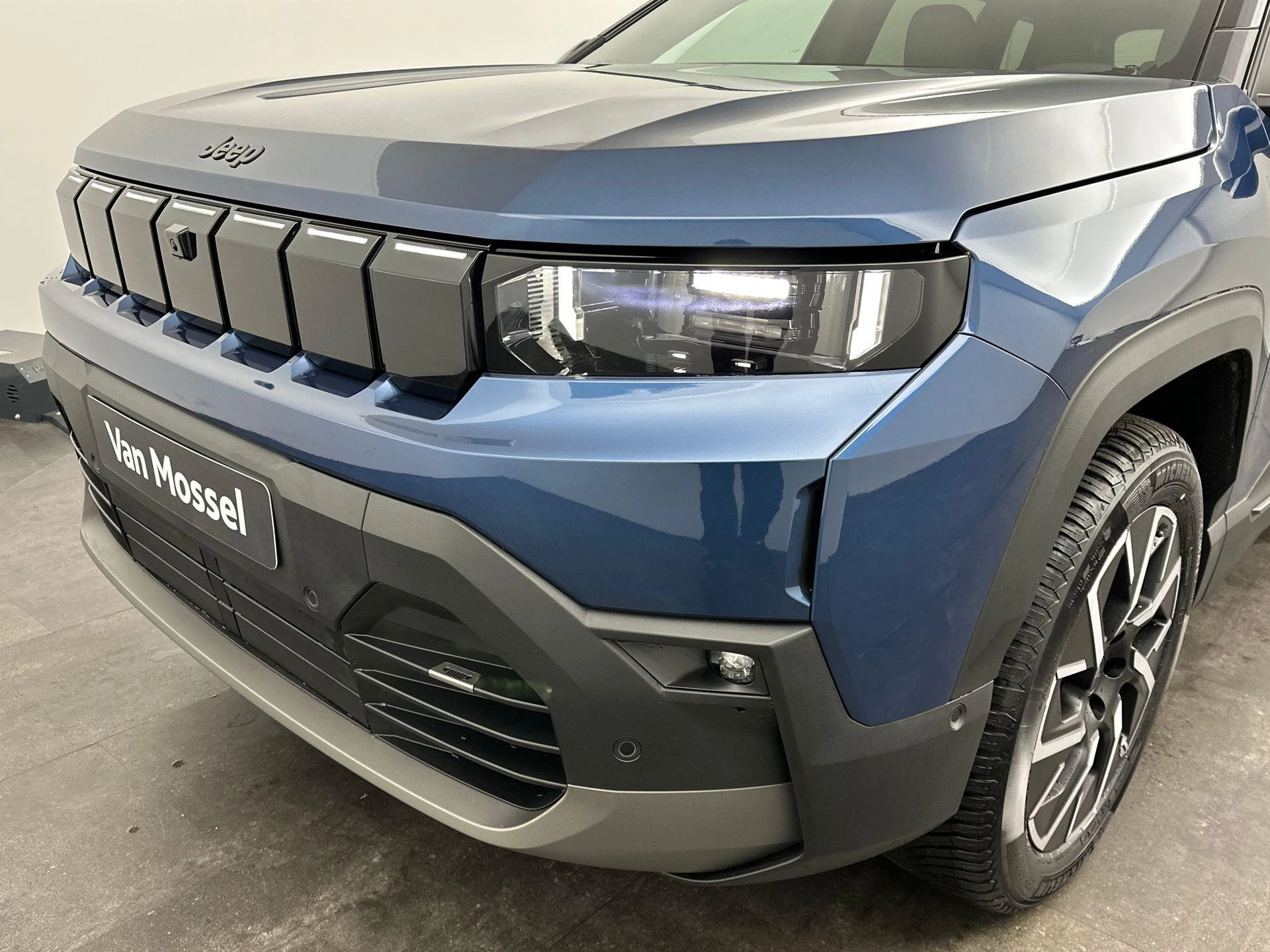 Jeep Compass 74kwh First Edition