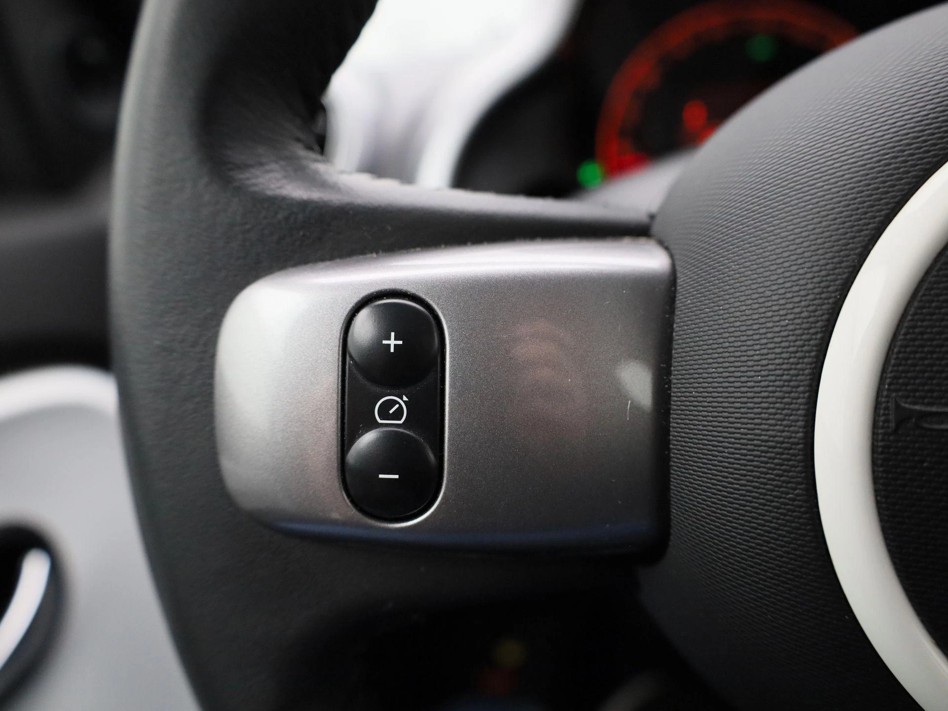 Renault-Twingo-image-17