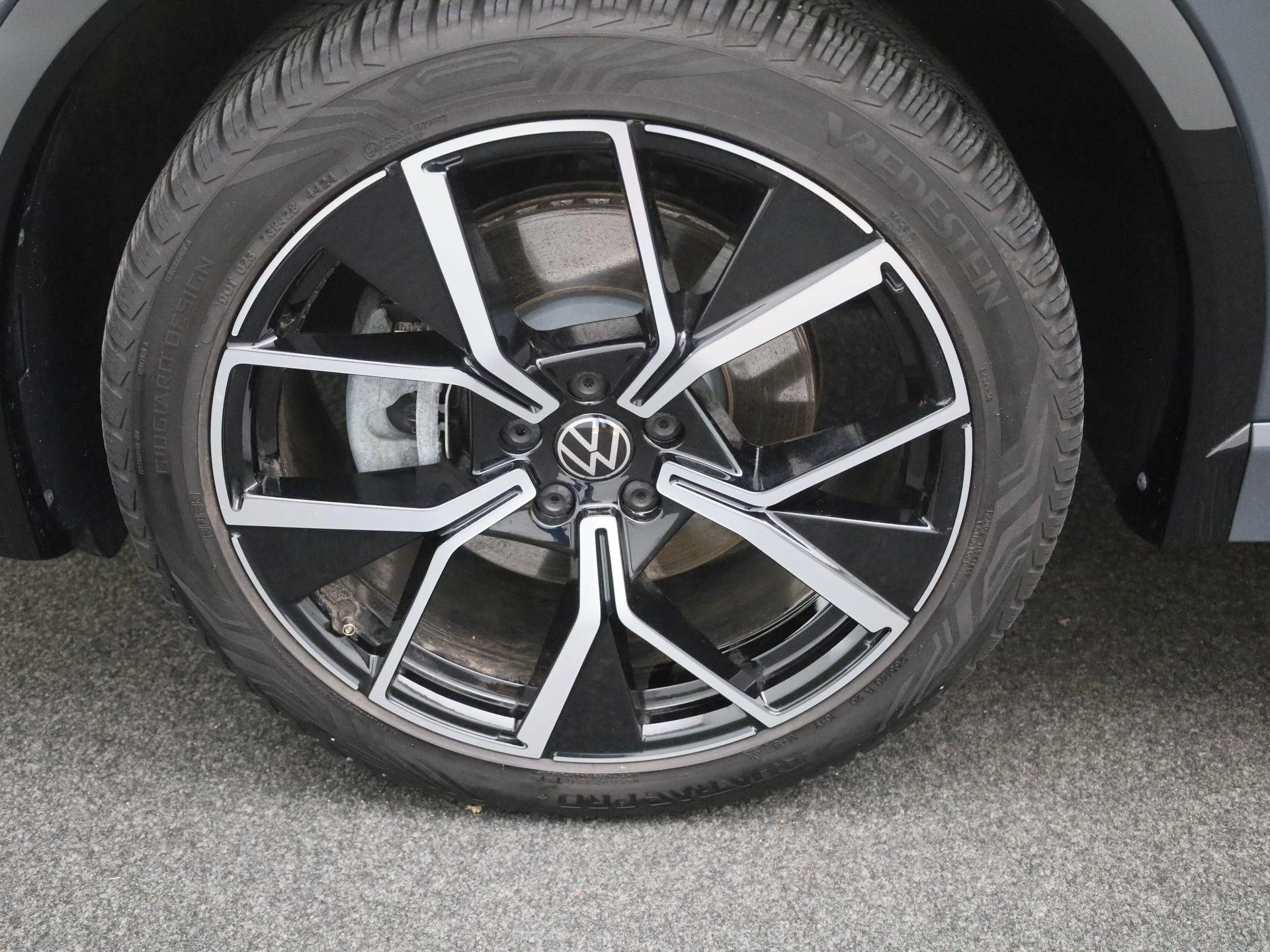 Volkswagen Tiguan 1.5 eHybrid R-Line Edition 204 PK|
