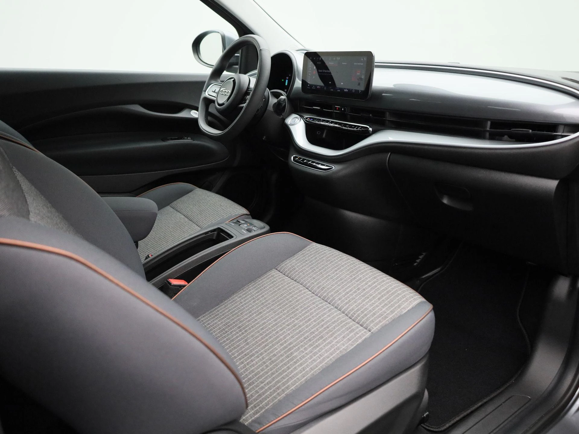 Fiat-500e-image-32