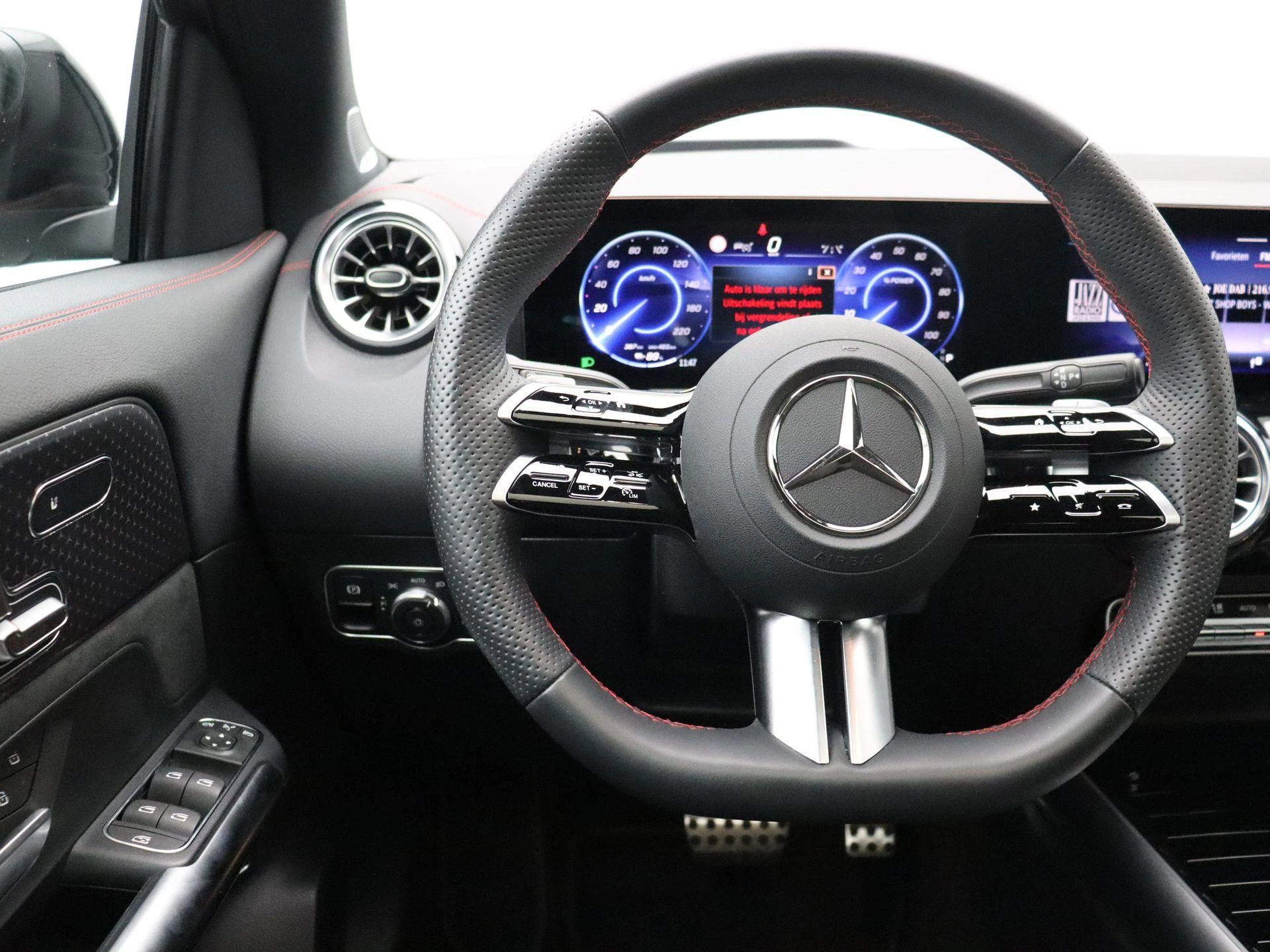 Mercedes-Benz EQA 250+ Star Edition + BURMESTER + PANO DAK + HEAD UP + CARPLAY +
