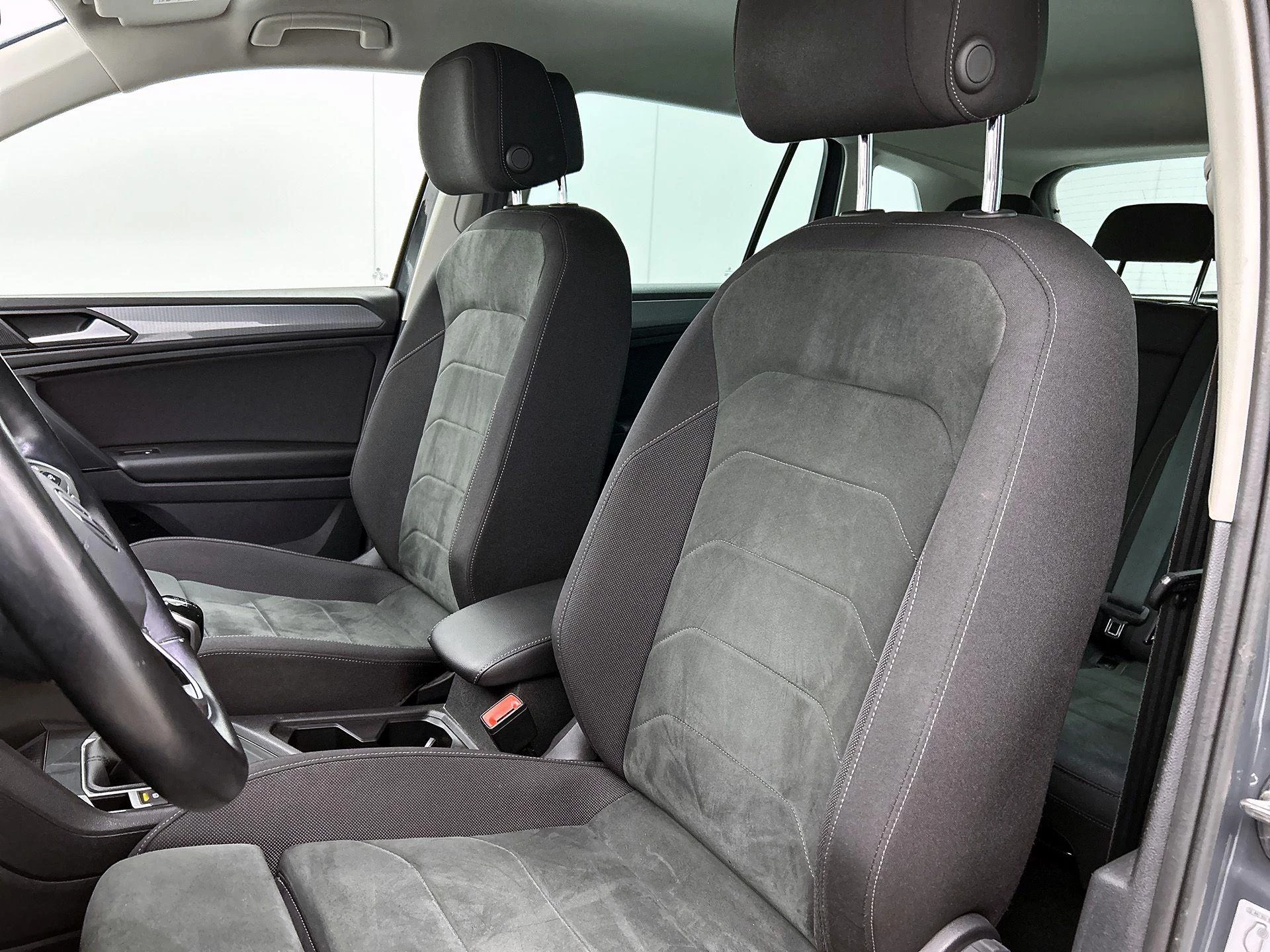 Volkswagen-Tiguan-image-32