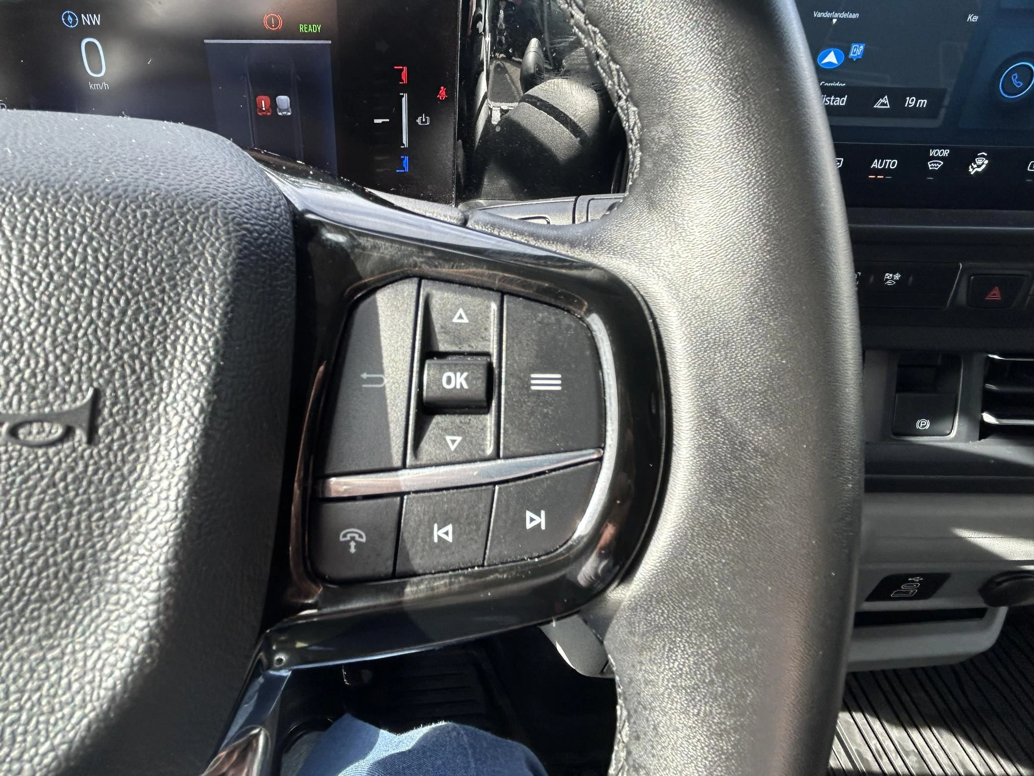 Ford-E-Transit-image-12