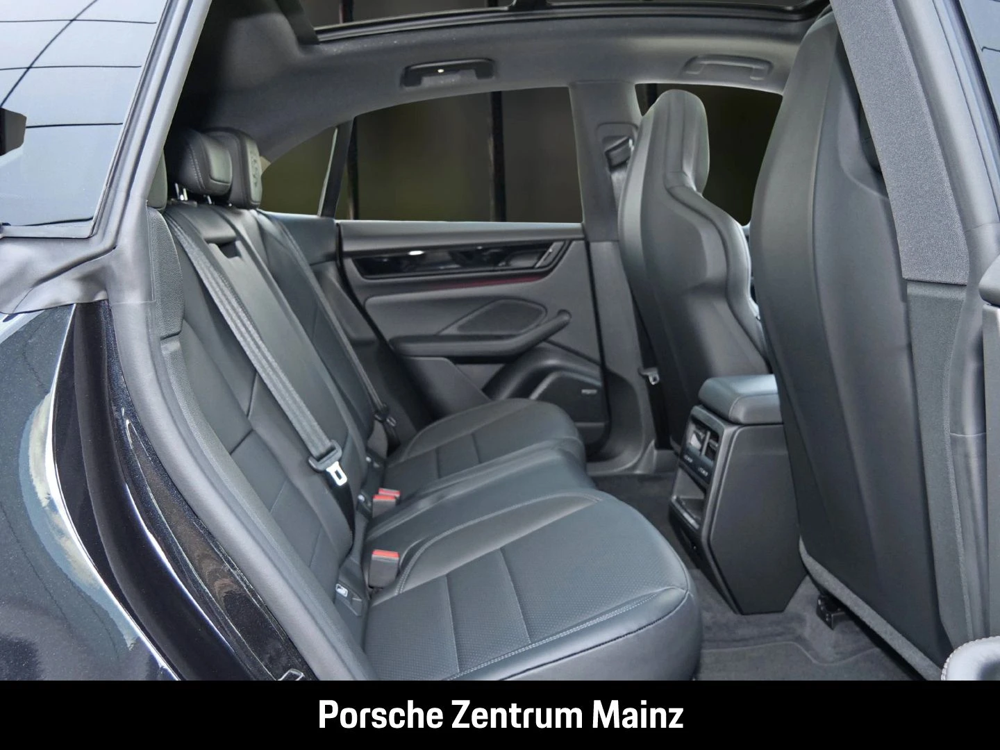 Porsche-Macan-image-17