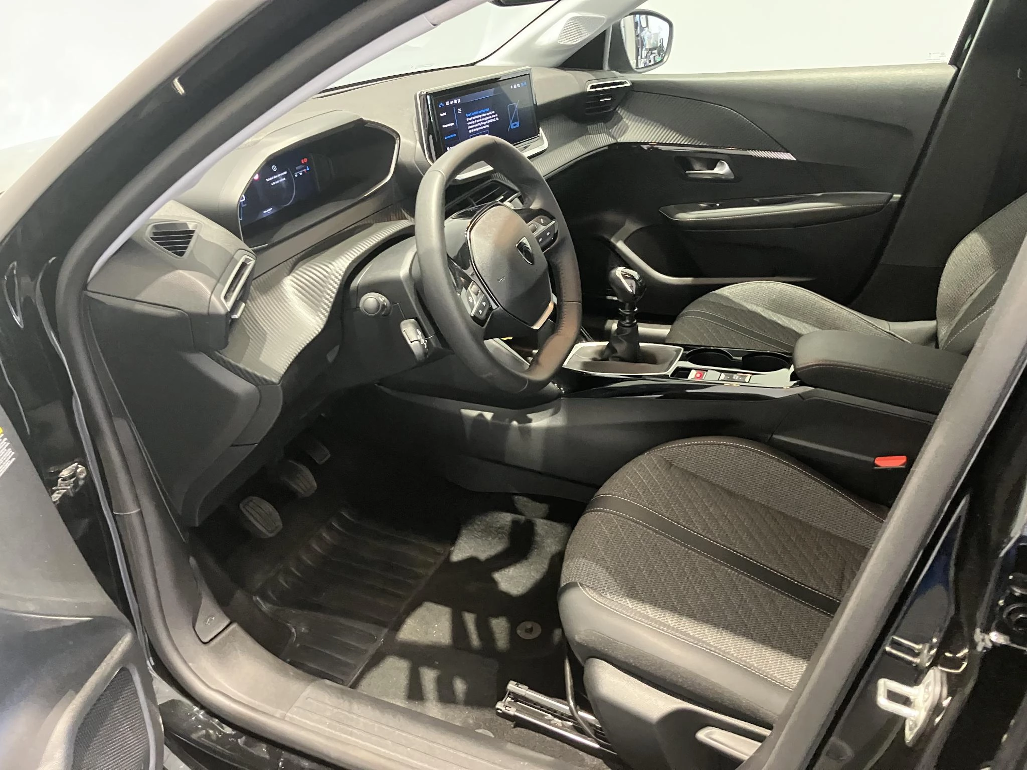 Peugeot-208-image-14