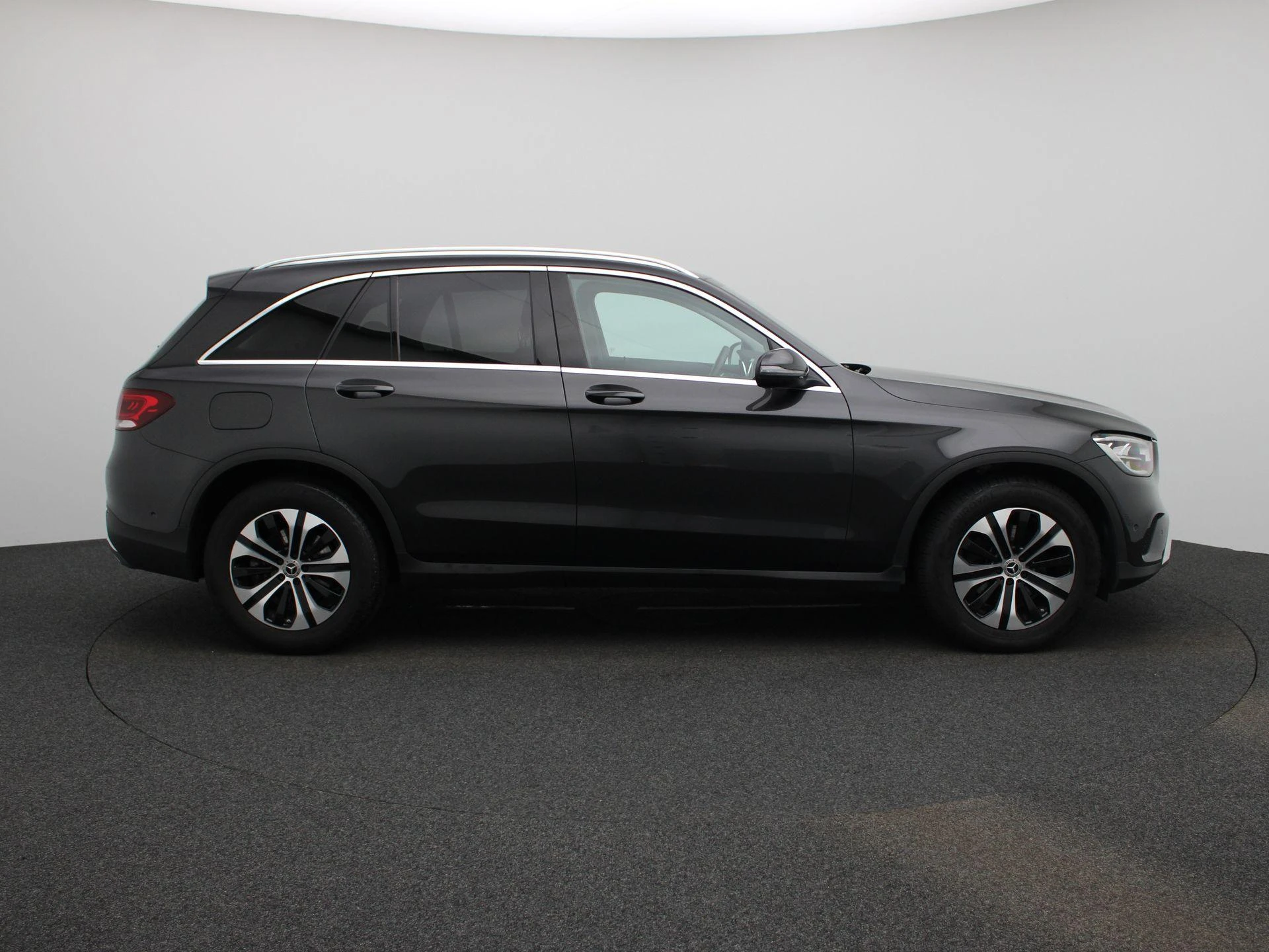 Mercedes-Benz-GLC-image-5