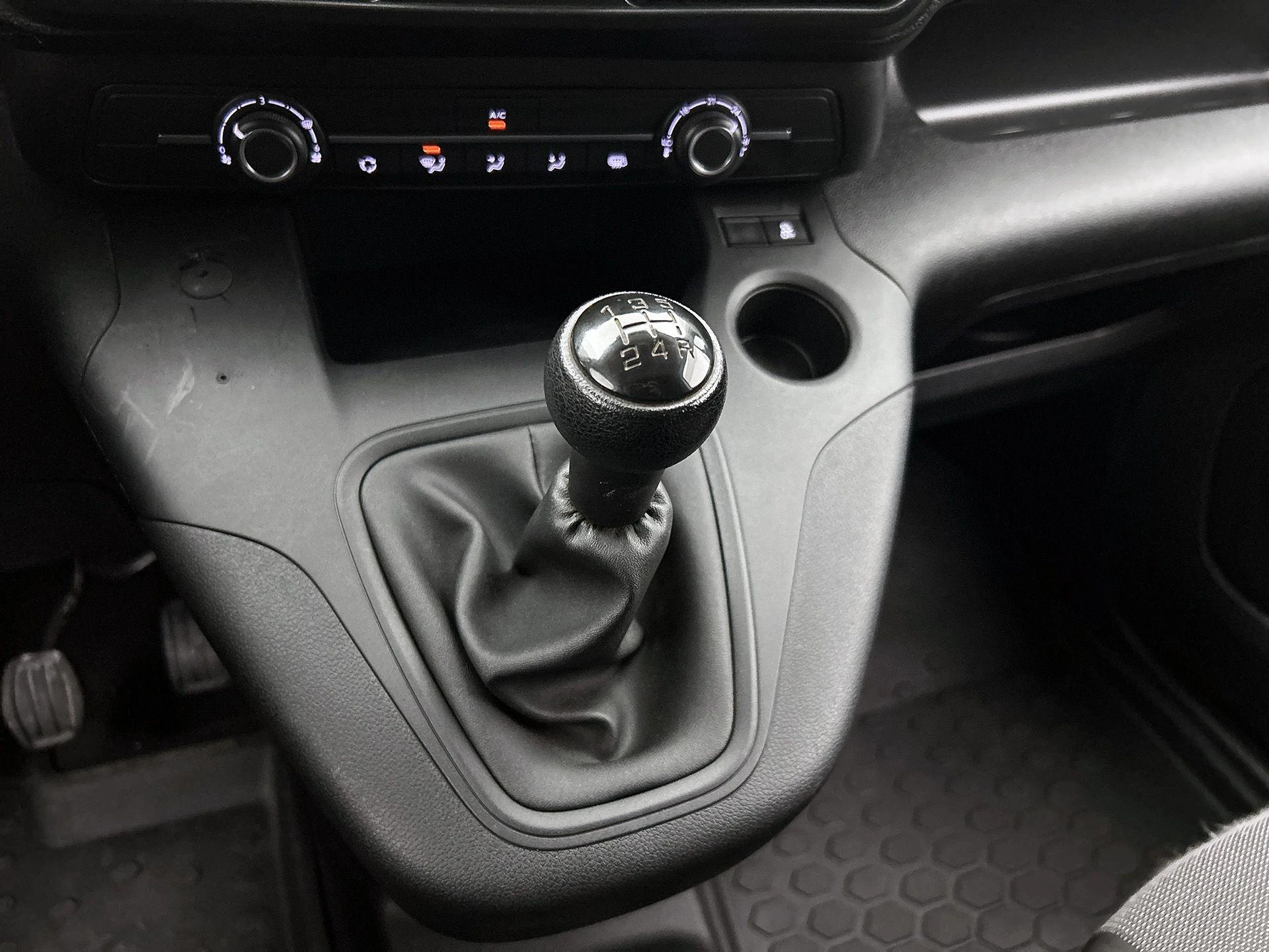 Peugeot-Partner-image-20