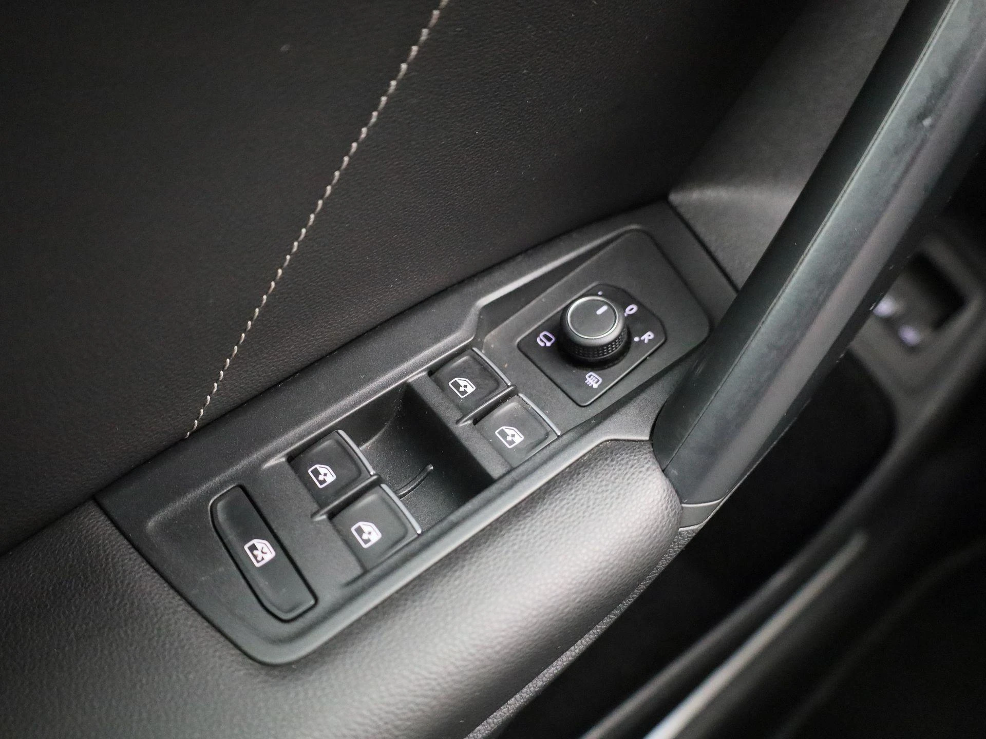 Volkswagen-Tiguan-image-22