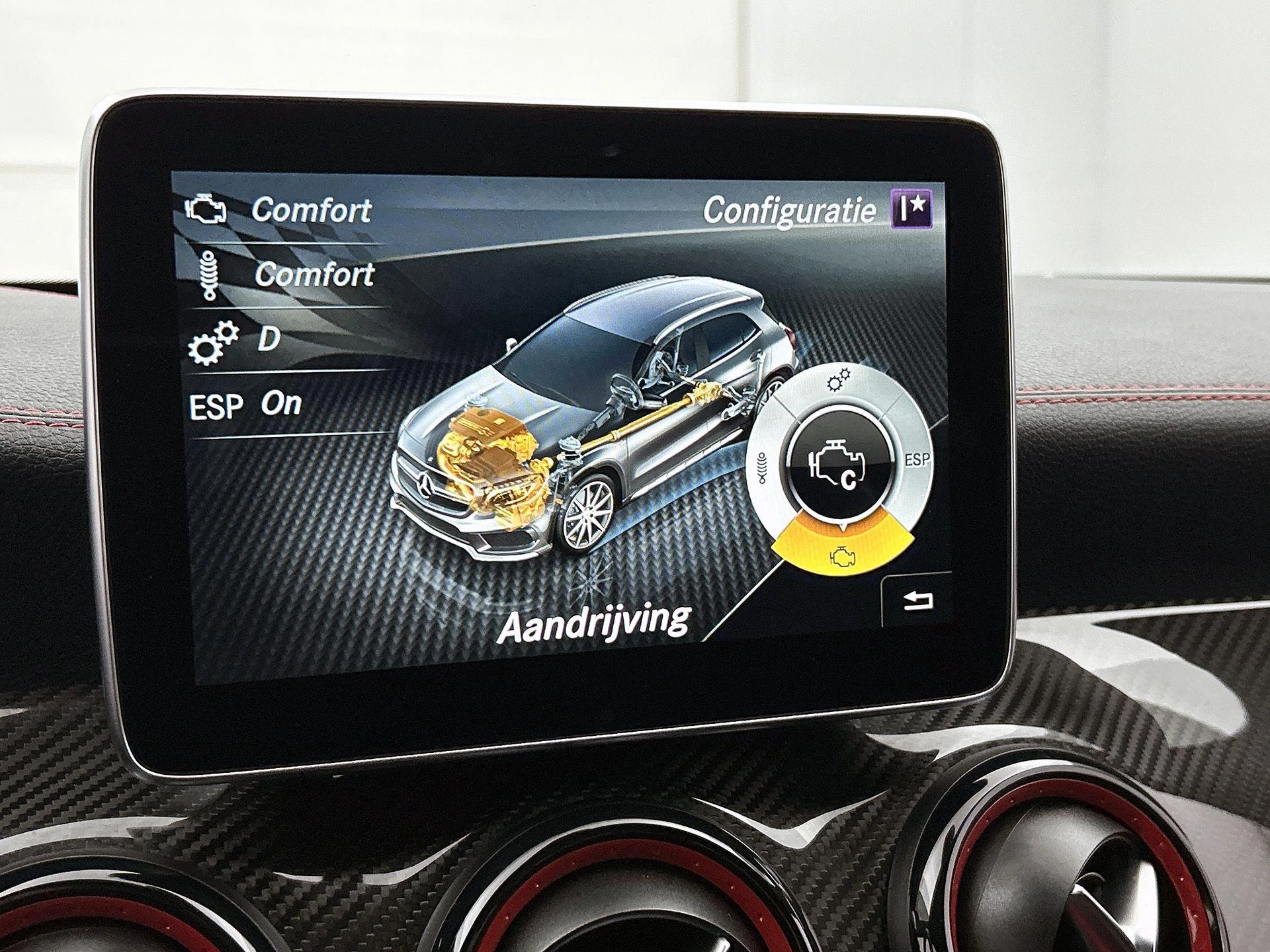 Mercedes-Benz-GLA-image-10
