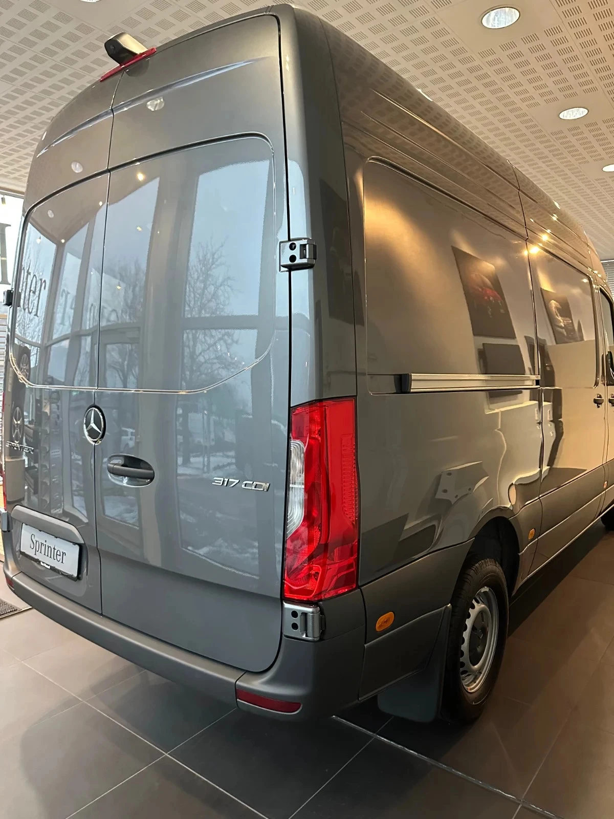 Mercedes-Benz-Sprinter-image-7