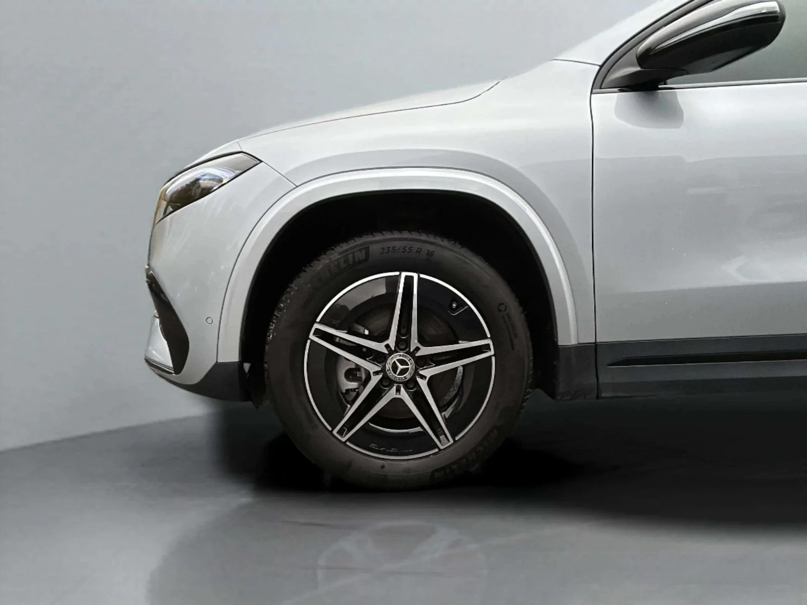 Mercedes-Benz-EQA-image-8