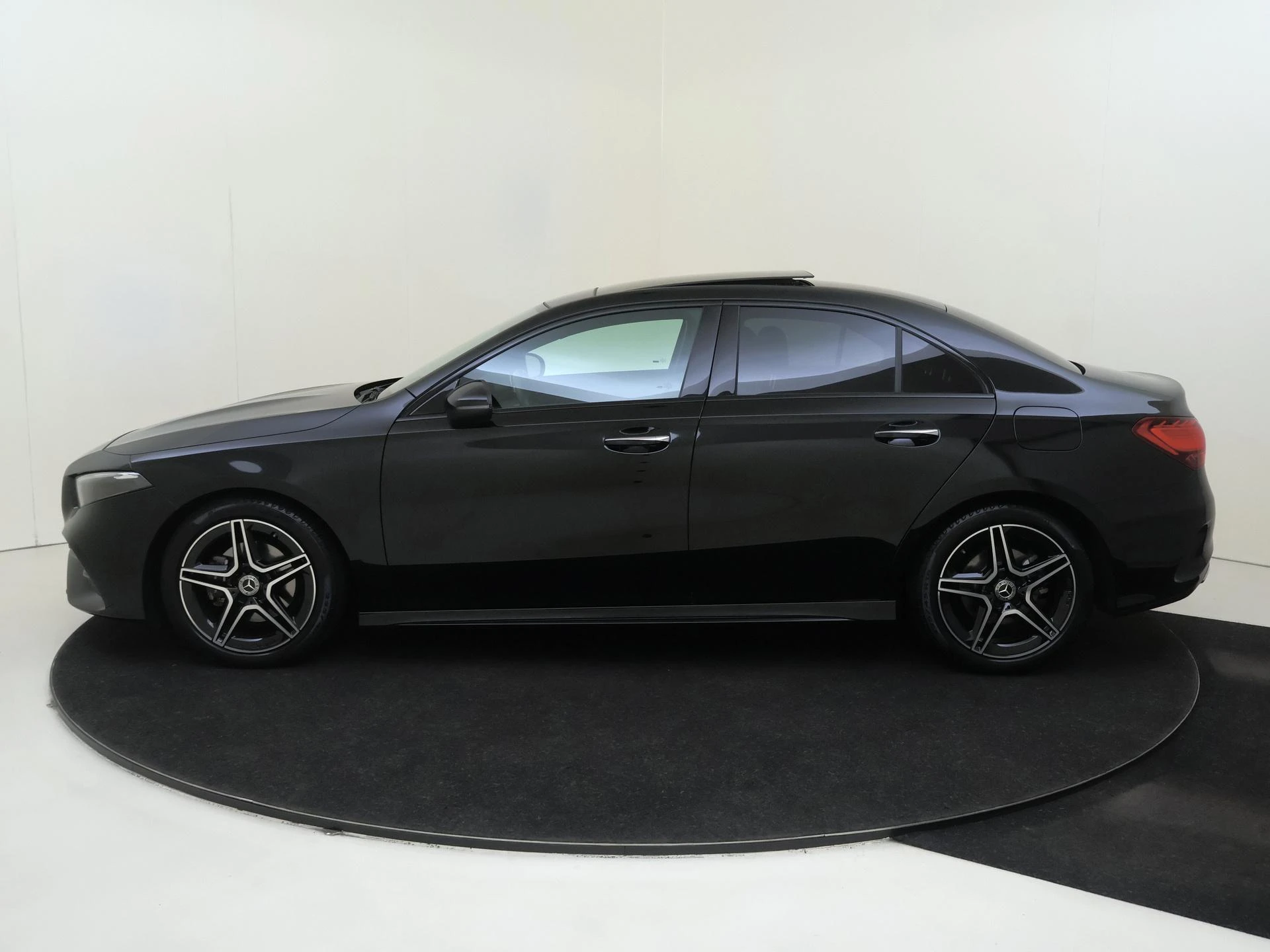 Mercedes-Benz A-Klasse 200 AMG Line
