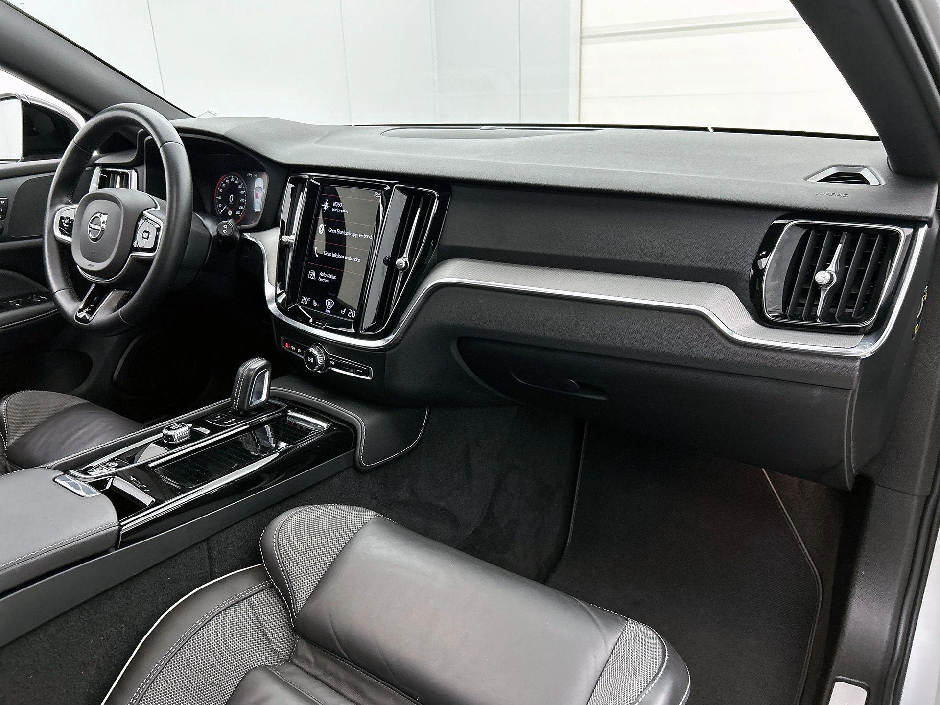 Volvo-V60-image-19