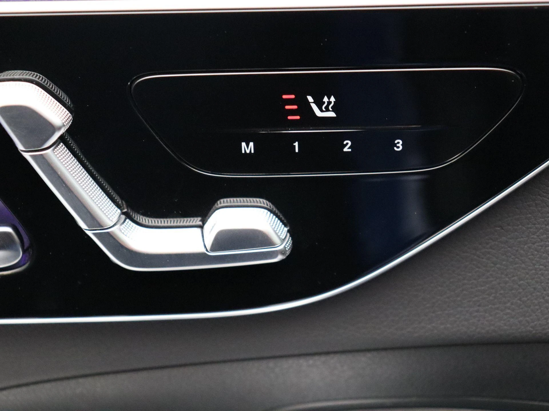 Mercedes-Benz-C-Klasse-image-8