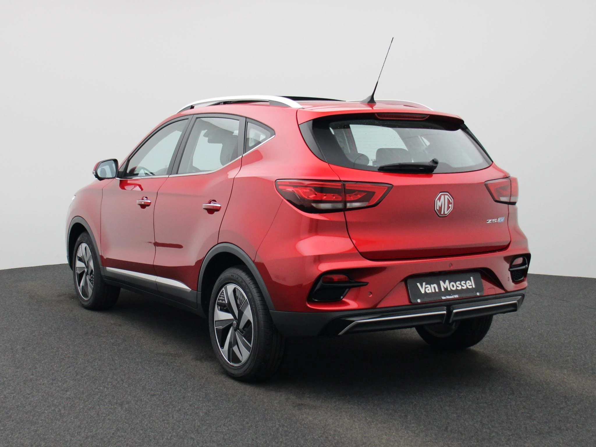 MG-ZS EV-image-2