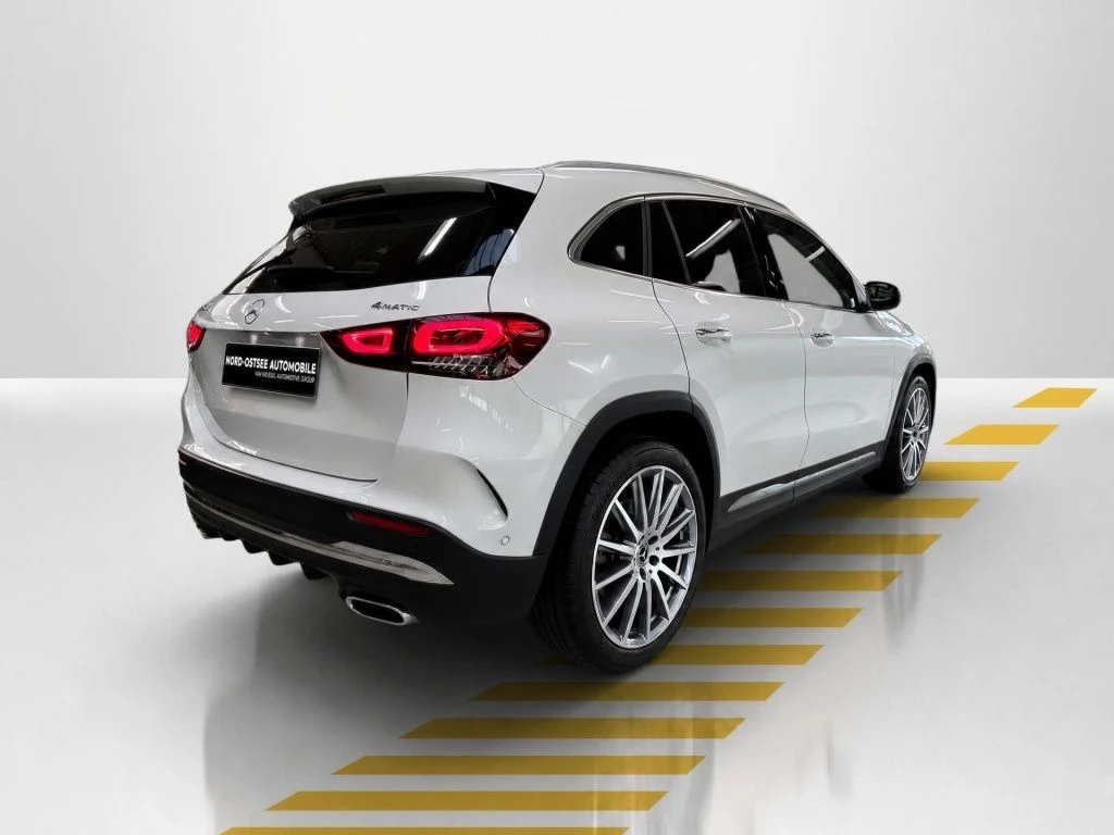 Mercedes-Benz-GLA 220 d-image-14