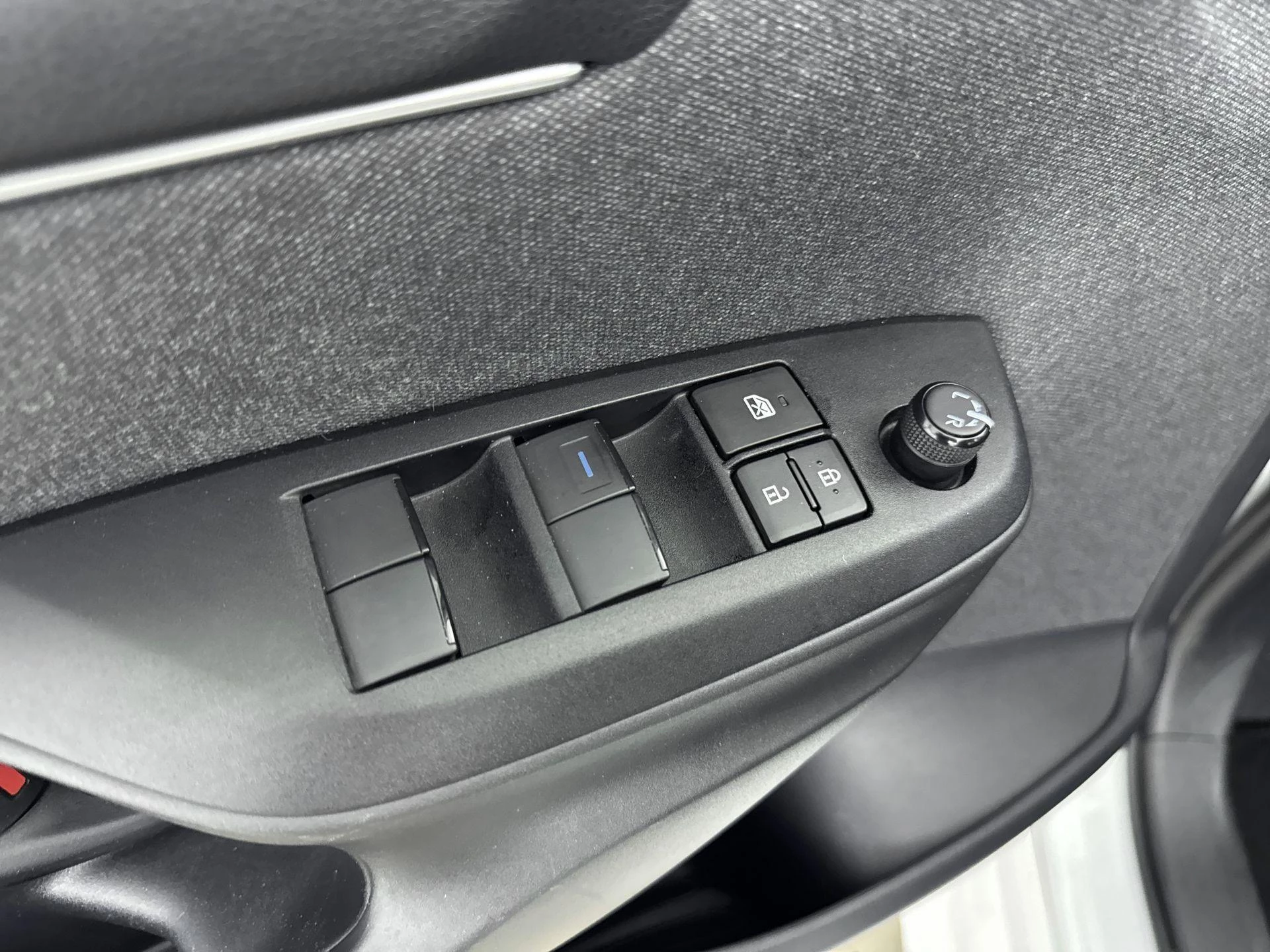 Toyota-Yaris-image-11