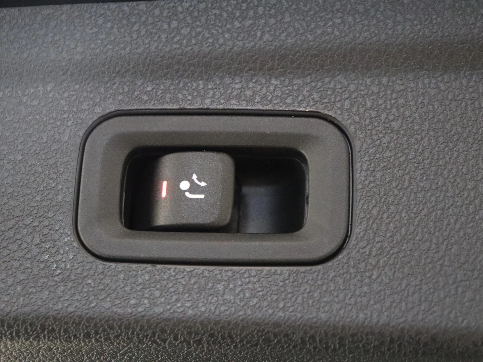 Mercedes-Benz-GLE-image-44