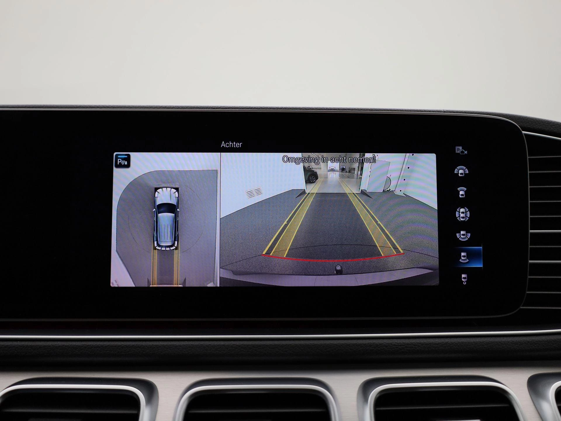 Mercedes-Benz-GLE-image-38