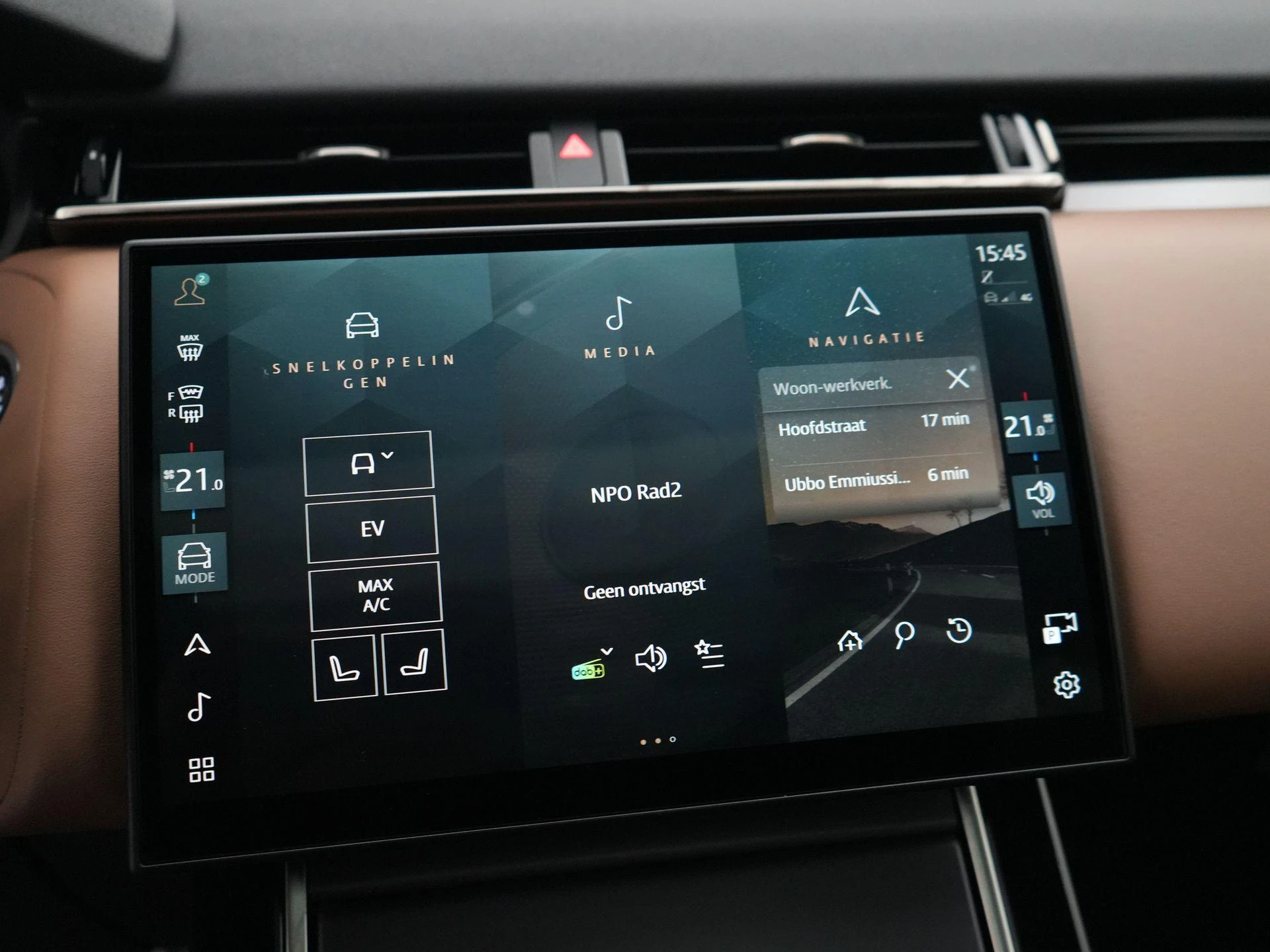 Land Rover-Range Rover Velar-image-19