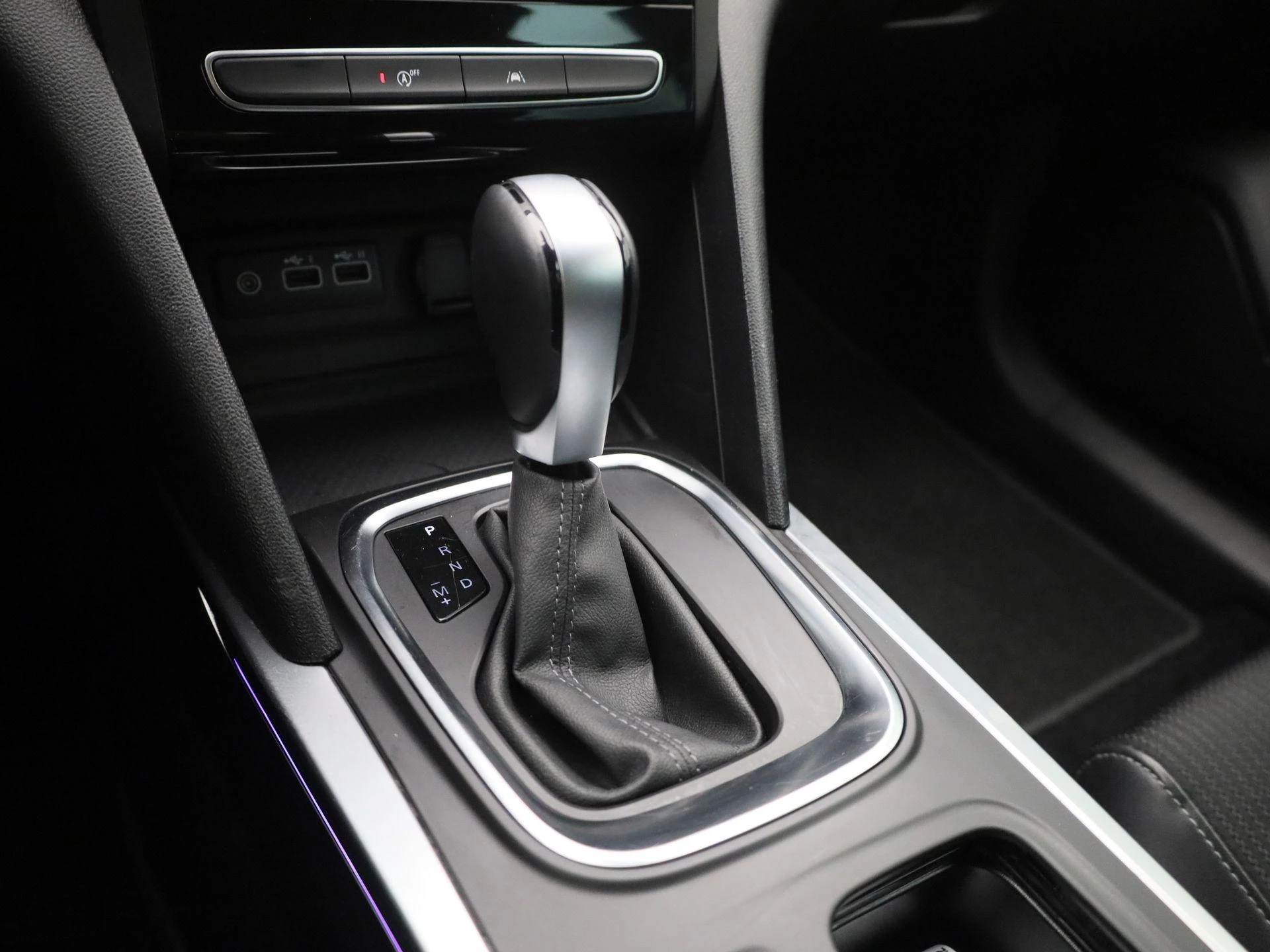 Renault-Mégane Estate-image-16