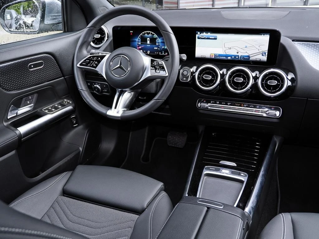 Mercedes-Benz-GLA 200 d-image-9