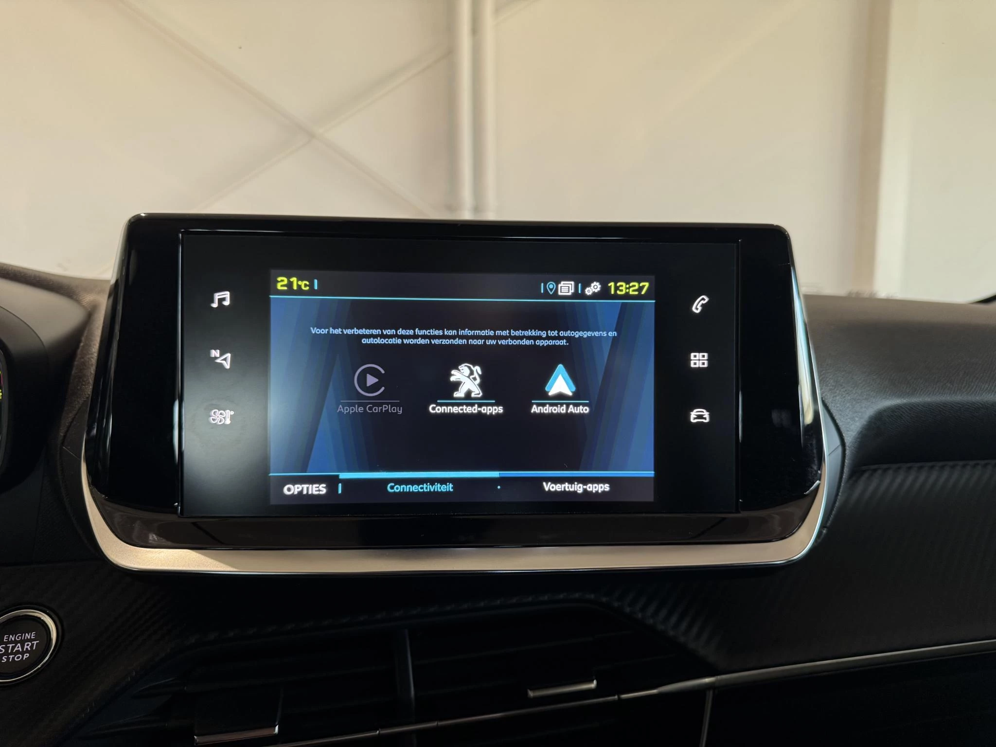 Peugeot-e-208-image-24