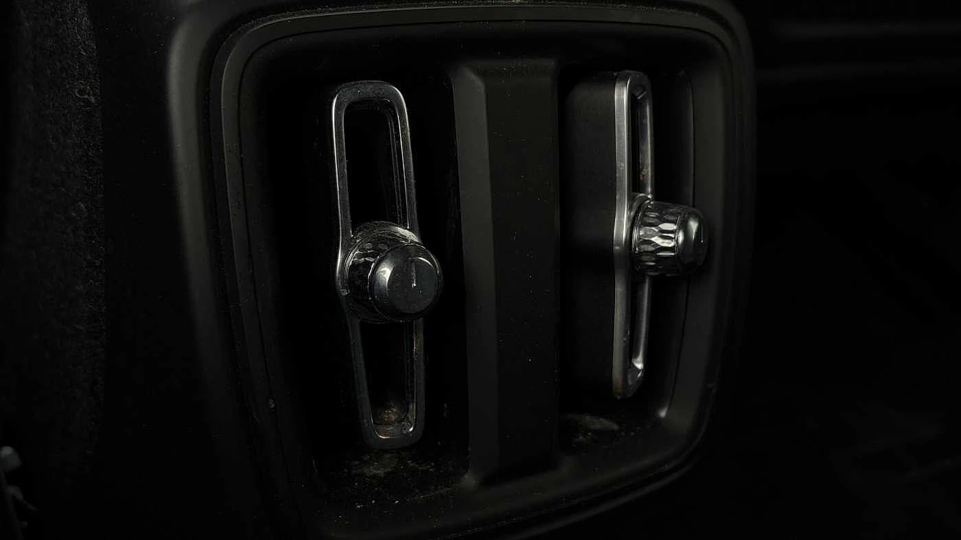 Volvo-XC40-image-16