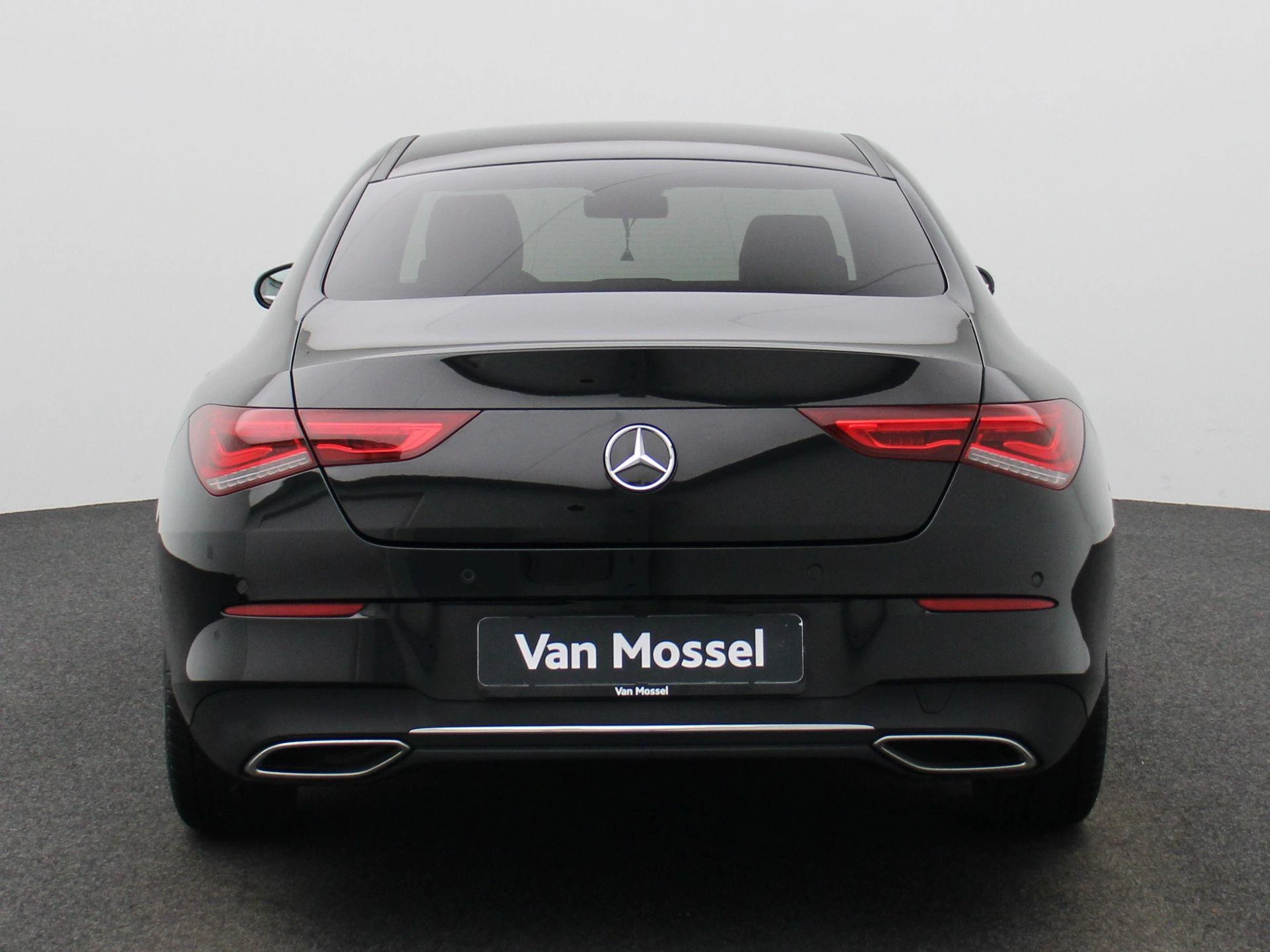 Mercedes-Benz-CLA-image-4