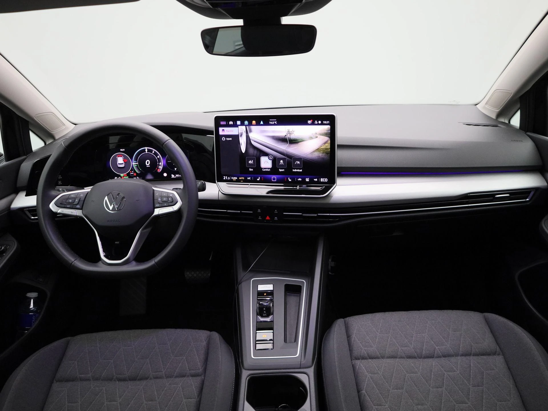 Volkswagen-Golf-image-38