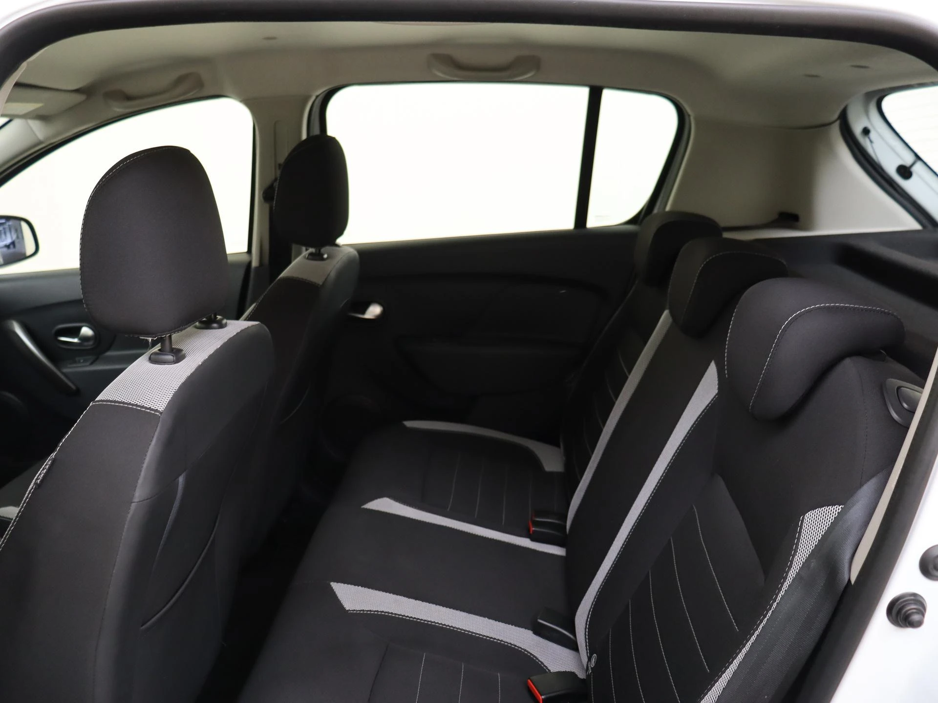 Dacia-Sandero Stepway-image-15