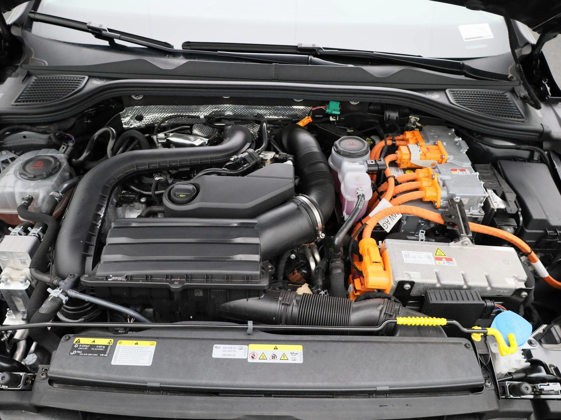 Volkswagen-Golf-image-29