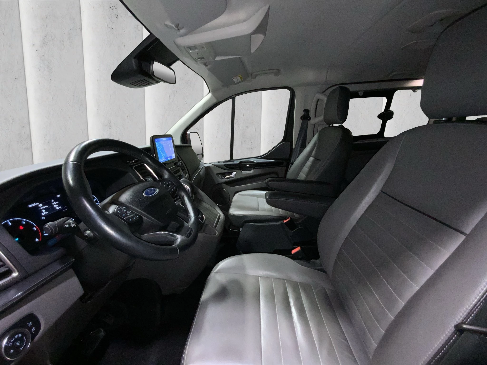 Ford Tourneo Custom Titanium X 320 L1H1 2.0 EcoBlue Automatik