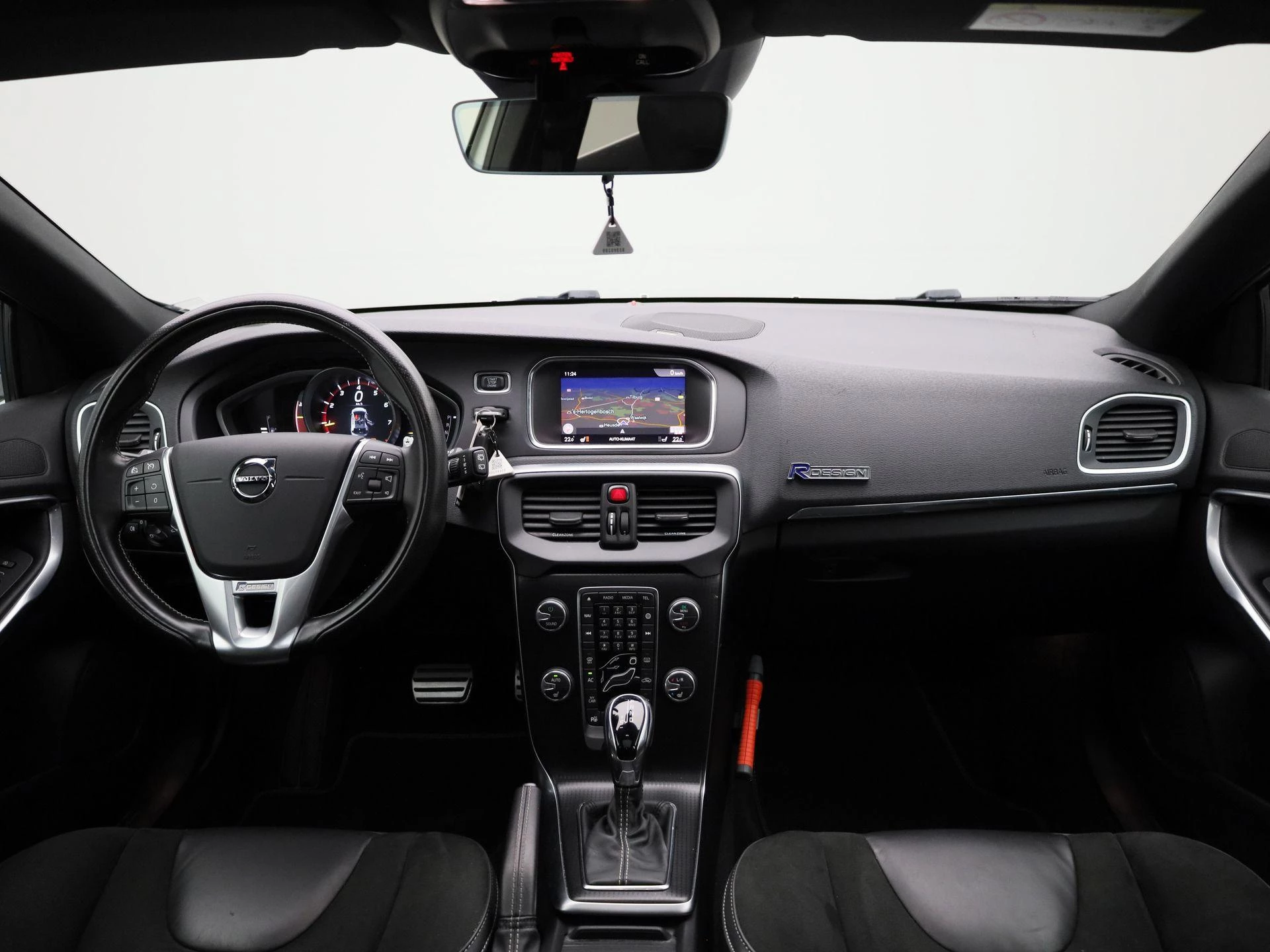 Volvo-V40-image-37