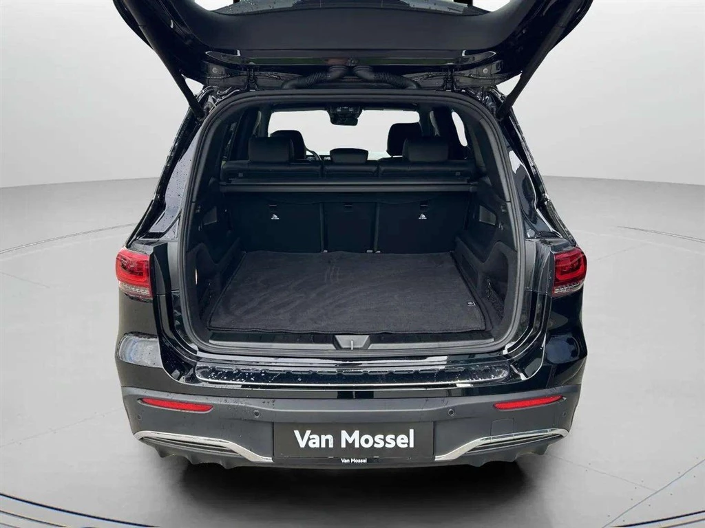 Mercedes-Benz-EQB-image-22