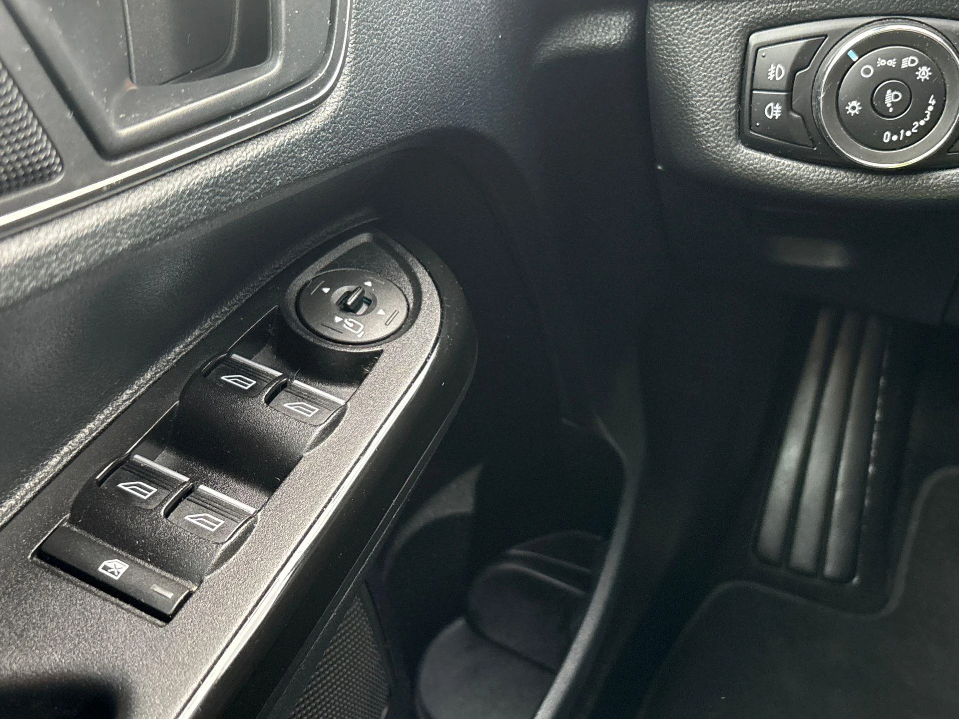 Ford-B-MAX-image-24