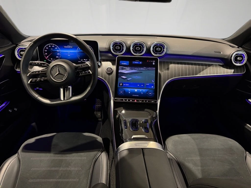 Mercedes-Benz-C-Klasse 300-image-11